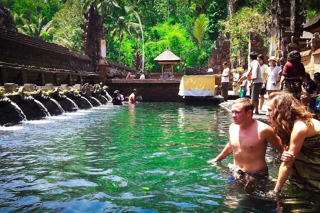Wos Ubud Villa Indonesia
